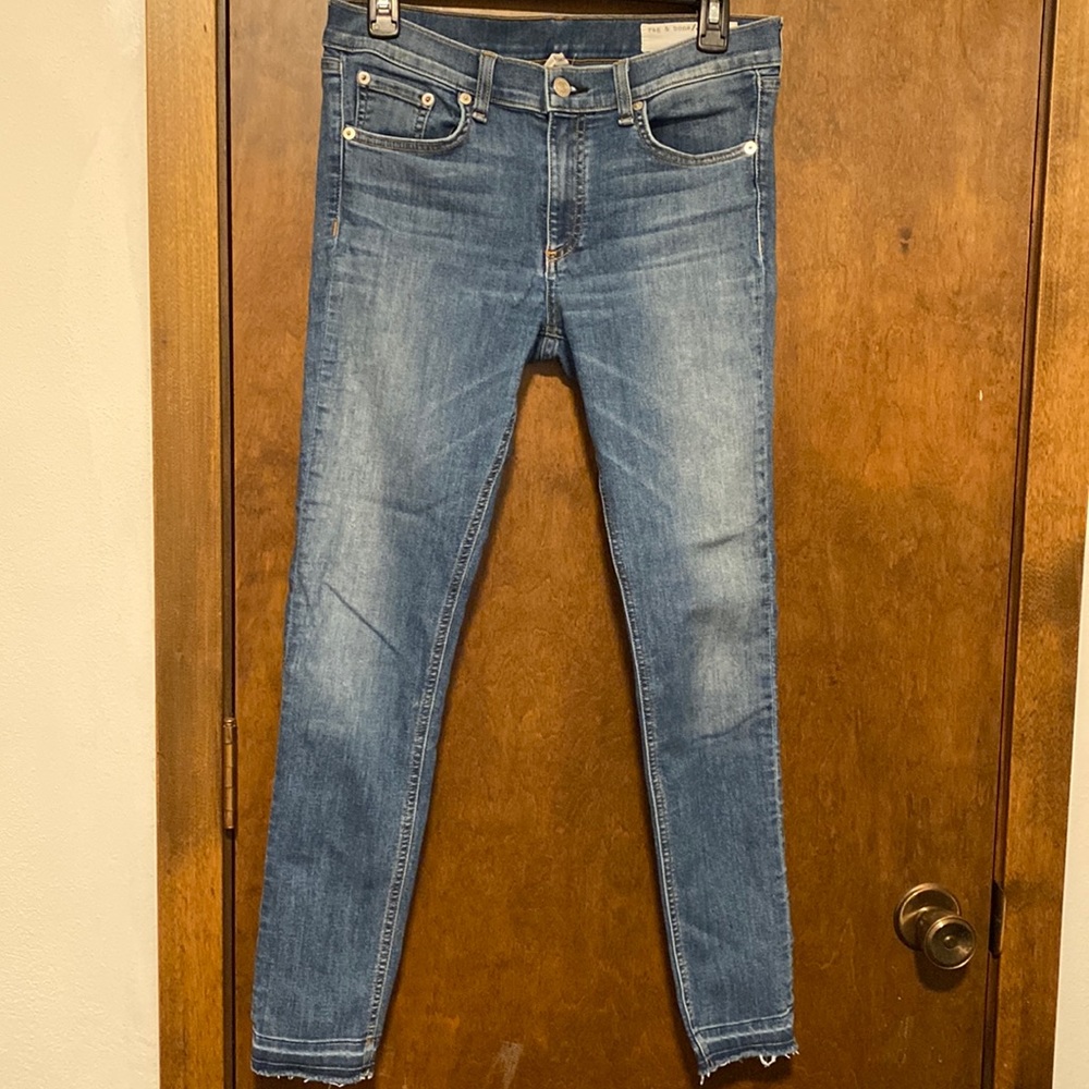 RAG & BONE ankle skinny denim jeans. FLAWS - puckers in fabric on front and leg.